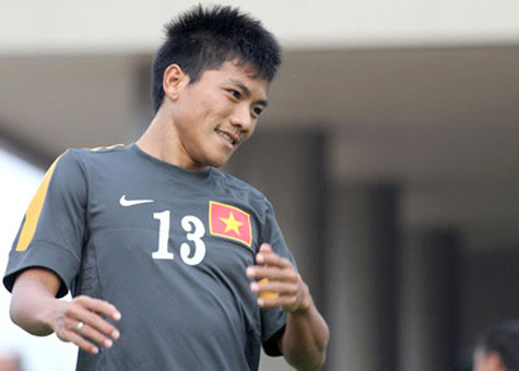 Quang Hải có lẽ thuộc diện may mắn nhất khi ký hợp đồng không mất một xu rơi rụng cho các bên. Quang Hải có lẽ thuộc diện may mắn nhất khi ký hợp đồng không mất một xu rơi rụng cho các bên.