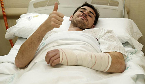 Casillas mất tối thiểu 3 tháng để trở lại.