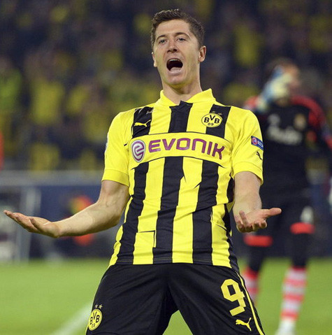 Mourinho trả thù Dortmund bằng cách… mua Lewandowski. Mourinho trả thù Dortmund bằng cách… mua Lewandowski.