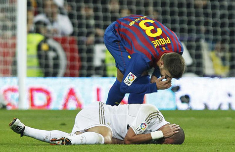 Pique có rất nhiều ân oán với Barca.