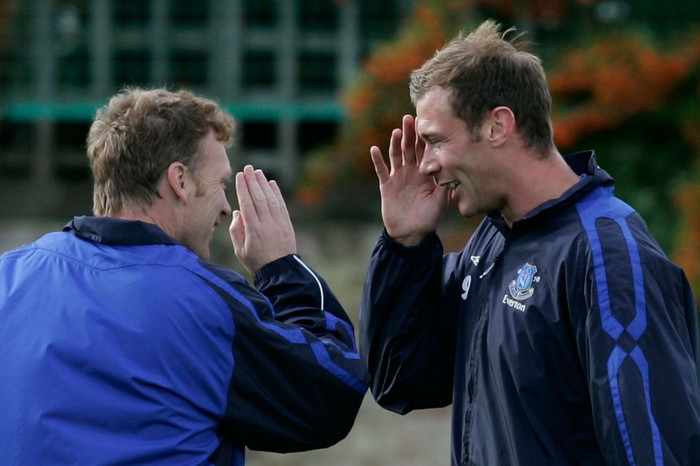 David Moyes và tiền đạo Duncan Ferguson trên sân tập (2005) David Moyes và tiền đạo Duncan Ferguson trên sân tập (2005)
