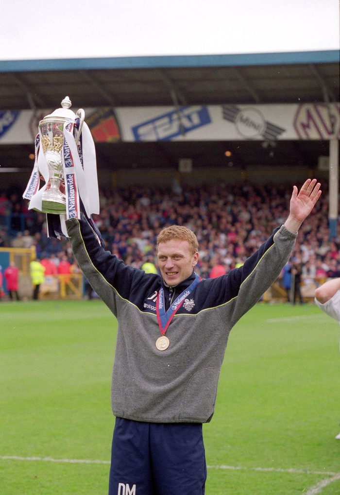 David Moyes khởi nghiệp HLV ở Preston North End và vô địch giải hạng 2 Anh (2000) David Moyes khởi nghiệp HLV ở Preston North End và vô địch giải hạng 2 Anh (2000)