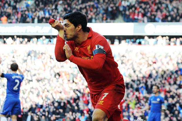 Suarez ghi “bàn thắng vàng” giúp Liverpool cầm hòa Chelsea. Suarez ghi “bàn thắng vàng” giúp Liverpool cầm hòa Chelsea.