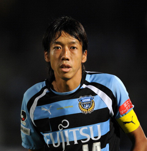 Tiền vệ Kengo Nakamura, tuyển thủ quốc gia Nhật hiện là đội trưởng Kawasaki Frontale. Tiền vệ Kengo Nakamura, tuyển thủ quốc gia Nhật hiện là đội trưởng Kawasaki Frontale.