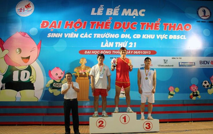 HCV bóng rổ nam Đại học Cần Thơ.