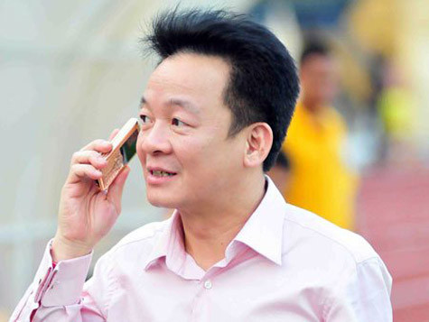 Bầu Hiển sở hữu hai đội bóng mạnh ở V-League là Hà Nội T&T và SHB Đà Nẵng. Bầu Hiển sở hữu hai đội bóng mạnh ở V-League là Hà Nội T&T và SHB Đà Nẵng.