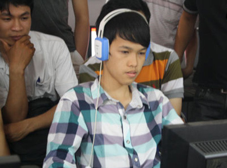 Chim sẻ đi nắng, huyền thoại trẻ của Aoe Việt Nam. Chim sẻ đi nắng, huyền thoại trẻ của Aoe Việt Nam.