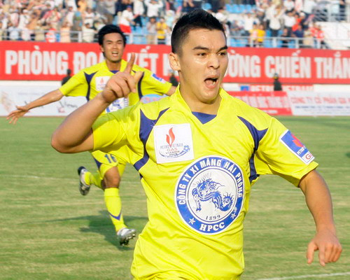 Đặng Văn Robert từng chơi cho Hải Phòng ở V-League 2011. Đặng Văn Robert từng chơi cho Hải Phòng ở V-League 2011.