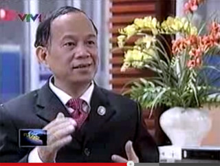 Hình ảnh TS.Nguyễn Minh Phong - chuyên gia kinh tế được sử dụng trong clip quảng bá cho thương hiệu của HK Phone. Hình ảnh TS.Nguyễn Minh Phong - chuyên gia kinh tế được sử dụng trong clip quảng bá cho thương hiệu của HK Phone.