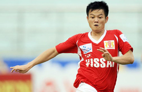 Văn Quyến đang nỗ lực tập luyện trước ngày trở lại sân Vinh. Văn Quyến đang nỗ lực tập luyện trước ngày trở lại sân Vinh.