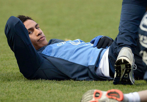 Varane chấn thương lưng.