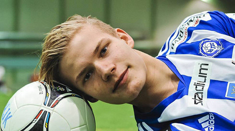Thần đồng tuổi 17 Joel Pohjanpalo. Thần đồng tuổi 17 Joel Pohjanpalo.