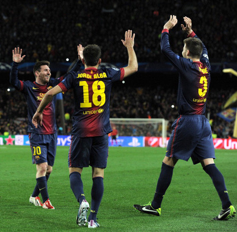 Milan không cưỡng nổi sức mạnh Barca. Milan không cưỡng nổi sức mạnh Barca.