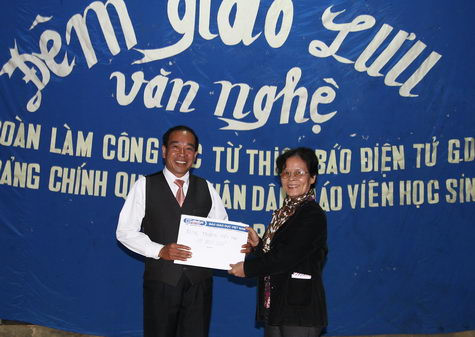 Ngập tràn cảm xúc đêm GL văn nghệ giữa núi rừng Kim Bon ảnh 4 Ngập tràn cảm xúc đêm GL văn nghệ giữa núi rừng Kim Bon ảnh 4