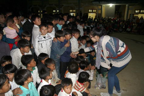 Trang thấy hạnh phúc khi niềm vui được nhân lên trong từng ánh mắt Trang thấy hạnh phúc khi niềm vui được nhân lên trong từng ánh mắt