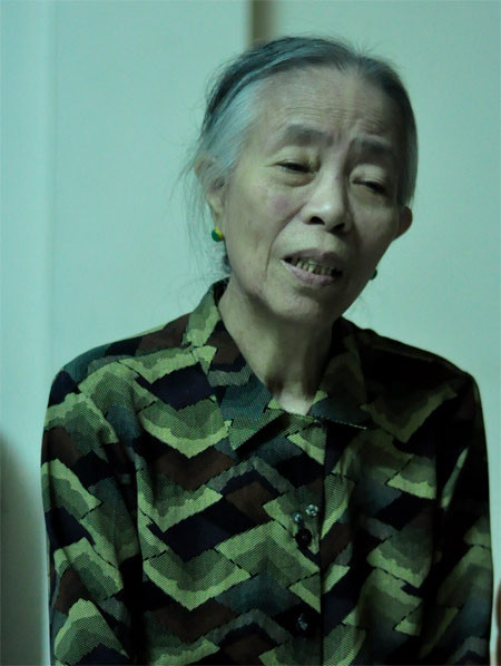 Bà nội em đã 73 tuổi, ông nội 90 tuổi cũng bị bệnh. Bà nội em đã 73 tuổi, ông nội 90 tuổi cũng bị bệnh.