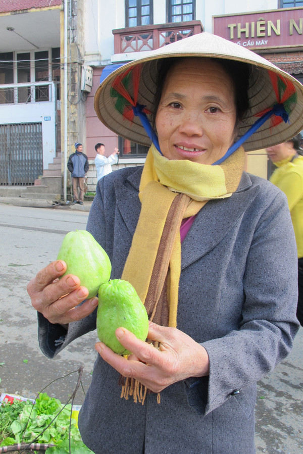 Không giống như dưới xuôi, su su ở Sa Pa có quanh năm, chỉ khoảng 8.000 – 10.000 đồng/kg. Không giống như dưới xuôi, su su ở Sa Pa có quanh năm, chỉ khoảng 8.000 – 10.000 đồng/kg.