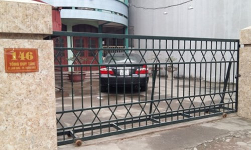 Ngày làm việc nhưng công sở Ban quản lý dự án cải thiện môi trường đô thị miền Trung (TP. Thanh Hóa) cửa đóng then cài. Ảnh: Lam Sơn/Vnexpress.net). Ngày làm việc nhưng công sở Ban quản lý dự án cải thiện môi trường đô thị miền Trung (TP. Thanh Hóa) cửa đóng then cài. Ảnh: Lam Sơn/Vnexpress.net).