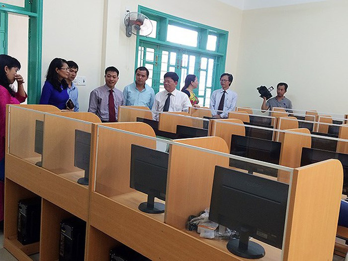 Hoạt động mua sắm trang thiết bị trong nhà trường (Ảnh minh họa: HC/ Infornet). Hoạt động mua sắm trang thiết bị trong nhà trường (Ảnh minh họa: HC/ Infornet).