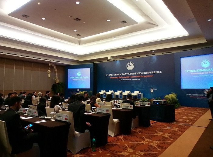 Hội nghị dân chủ thế giới vì hòa bình và thịnh vượng.