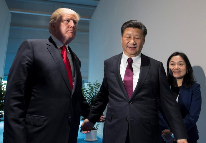 Tổng thống Mỹ Donald Trump và Chủ tịch Trung Quốc Tập Cận Bình gặp nhau bên lề G-20, ảnh: Reuters. Tổng thống Mỹ Donald Trump và Chủ tịch Trung Quốc Tập Cận Bình gặp nhau bên lề G-20, ảnh: Reuters.