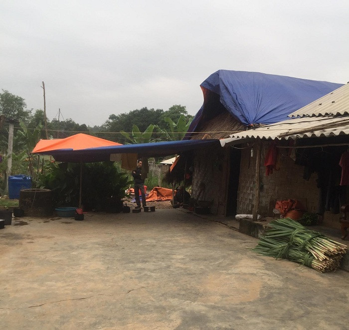 Hoàn cảnh gia đình em Hà Văn Quân đặc biệt khó khăn. Hoàn cảnh gia đình em Hà Văn Quân đặc biệt khó khăn.