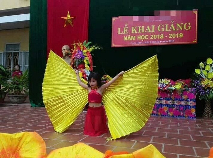 Một bên là cơm, áo, gạo, tiền; một bên là nhiệt huyết và tình yêu con trẻ luôn khiến các cô giáo trẻ như Phương Thảo có nhiều suy tư. Một bên là cơm, áo, gạo, tiền; một bên là nhiệt huyết và tình yêu con trẻ luôn khiến các cô giáo trẻ như Phương Thảo có nhiều suy tư.