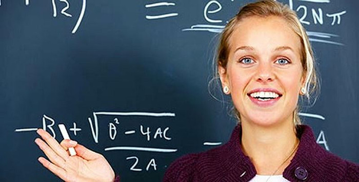 Cô giáo luyện giảng ở Trường Gymnasium, Cộng hòa liên bang Đức (Ảnh: Đinh Tuyết Mai). Cô giáo luyện giảng ở Trường Gymnasium, Cộng hòa liên bang Đức (Ảnh: Đinh Tuyết Mai).