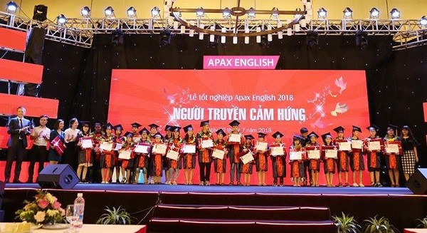 Lễ tốt nghiệp 2018 mang tên “Người truyền cảm hứng” đã gây được tiếng vang lớn đối với các bậc phụ huynh. Lễ tốt nghiệp 2018 mang tên “Người truyền cảm hứng” đã gây được tiếng vang lớn đối với các bậc phụ huynh.