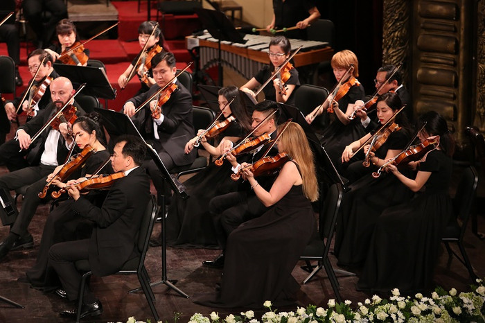 Dàn giao hưởng Mặt trời Sun Symphony Orchestra. Dàn giao hưởng Mặt trời Sun Symphony Orchestra.