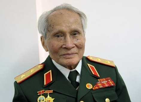 "Các đảng viên nhìn vào đồng chí Đinh La Thăng để mà tu dưỡng bản thân" ảnh 3 "Các đảng viên nhìn vào đồng chí Đinh La Thăng để mà tu dưỡng bản thân" ảnh 3