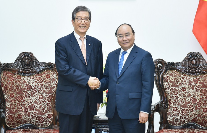 Thủ tướng Nguyễn Xuân Phúc tiếp ông Lee Dong-geol, Chủ tịch kiêm Tổng Giám đốc điều hành Ngân hàng Phát triển Hàn Quốc (KDB). ảnh: VGP. Thủ tướng Nguyễn Xuân Phúc tiếp ông Lee Dong-geol, Chủ tịch kiêm Tổng Giám đốc điều hành Ngân hàng Phát triển Hàn Quốc (KDB). ảnh: VGP.