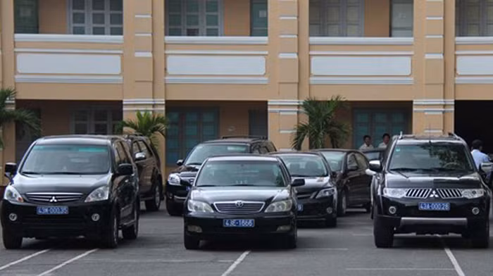 Quản lý và sử dụng xe công là một trong những vấn đề Chính phủ đã quyết liệt chỉ đạo, chấn chỉnh. ảnh trên Tạp chí tài chính.