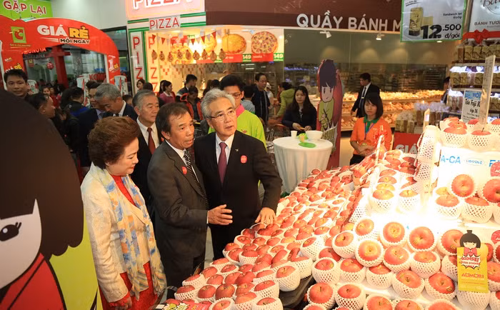 Mỗi ngày người Việt đang chi cả trăm tỷ đồng để ăn trái cây ngoại ảnh 2