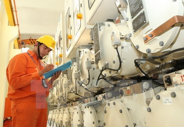 Chính phủ liên tục có những chỉ đạo Tập đoàn Điện lực Việt Nam phải minh bạch giá điện. ảnh: TTXVN.