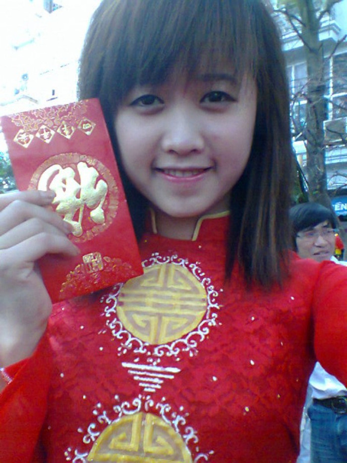 Hà Thị Thúy Hằng là người thân thiện luôn vui vẻ và hài hước