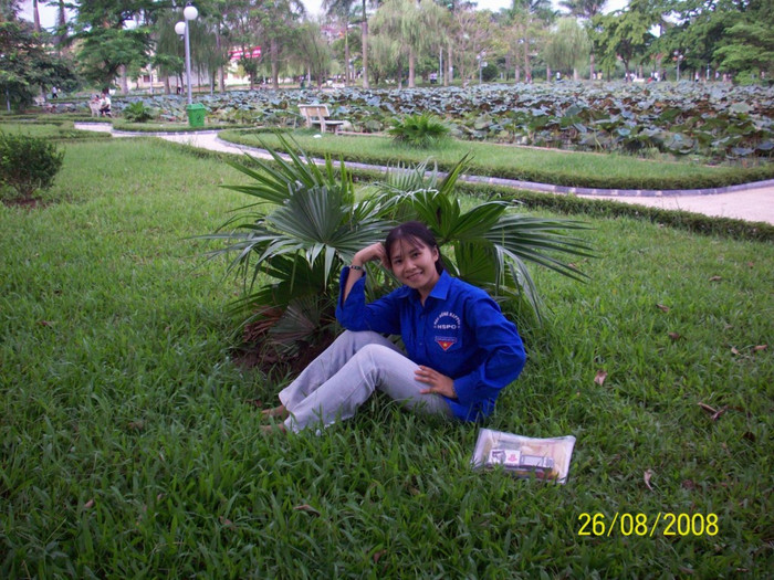 Hà ưa sự náo nhiệt, thích tự do, thích cười, thích hát và có suy nghĩ màu hồng Hà ưa sự náo nhiệt, thích tự do, thích cười, thích hát và có suy nghĩ màu hồng