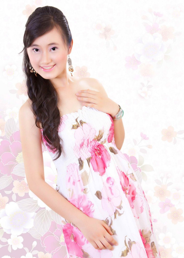 Quan điểm sống của Nga: "Không có người phụ nữ xấu, chỉ có người phụ nữ không biết làm đẹp". "Làm đẹp" ở đây là làm đẹp về nhân cách lẫn diện mạo. Không có ngoại hình đẹp, thì cũng có nét duyên dáng...của riêng mình". Phẩm chất phải tự rèn luyện và trao dồi, quan trọng là bạn phải biết tự nhìn nhận và phát huy.