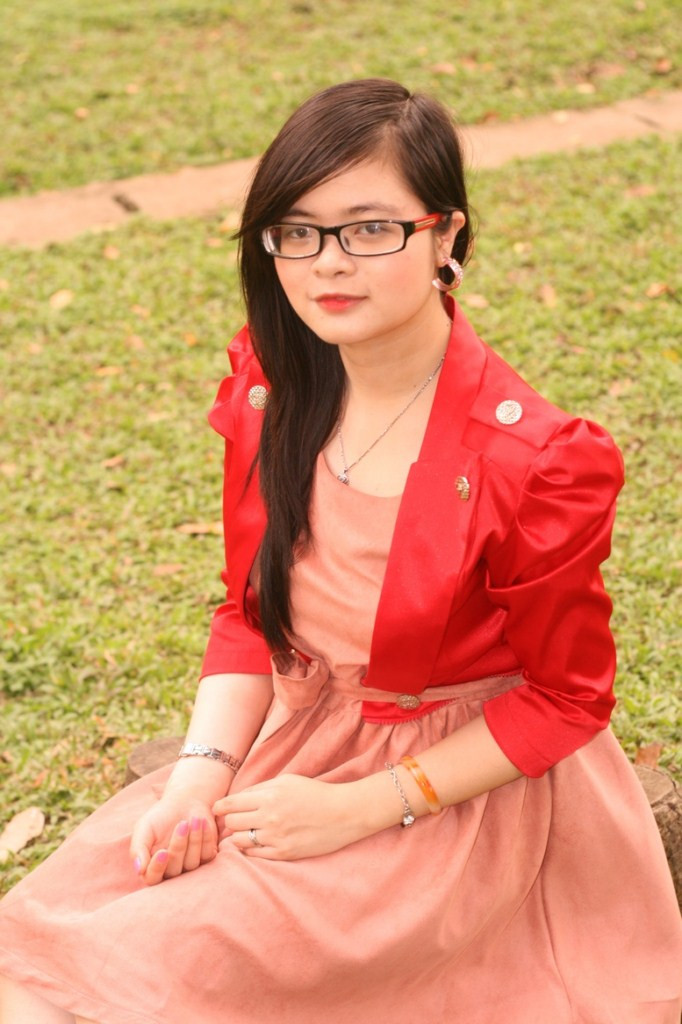 Phương châm sống của Hà Anh là: "Cuộc sống là không chờ đợi", vì vậy cô luôn nỗ lực hết mình, bằng khả năng và đam mê của chính mình để không sống hoài, sống phí. Cuộc sống vốn còn nhiều gian nan, Hà Anh muốn đón nhận tất cả những khó khăn đó để trưởng thành, và đón nhận bằng nụ cười tươi, bằng nhiệt huyết tuổi trẻ.