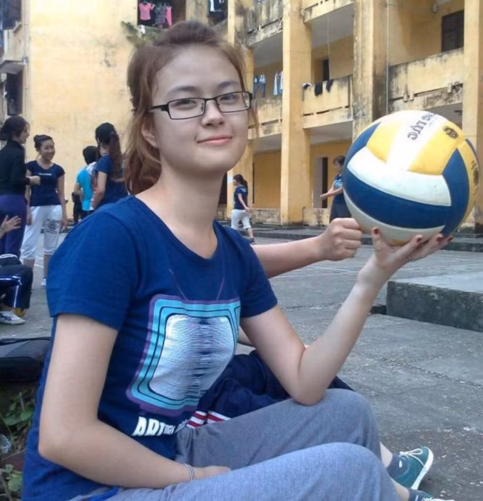 Mai Anh có năng khiếu trong việc pha trò cho người khác cười, bởi nhìn người khác vui mình cũng thấy rất hạnh phúc