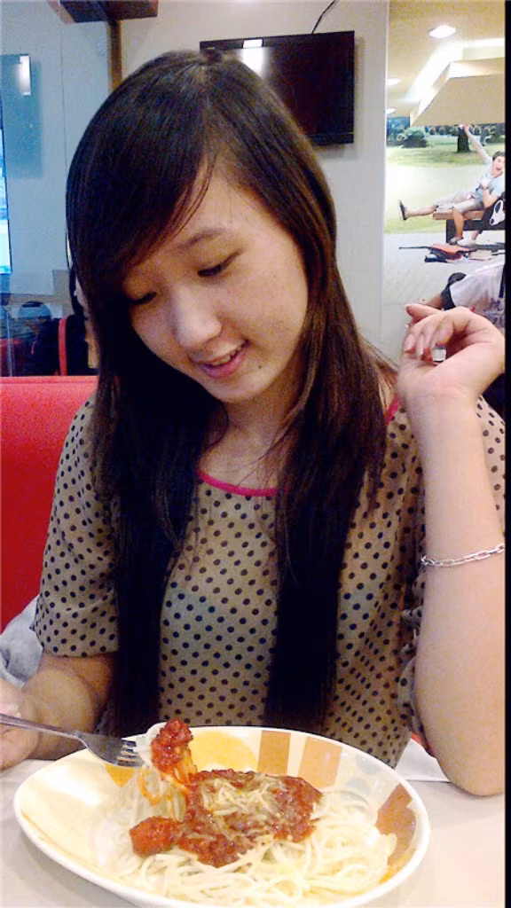 Mỹ Duyên có sở thích : hát, múa, diễn kịch, chụp ảnh, làm MC, du lịch và trò chuyện cùng bạn bè