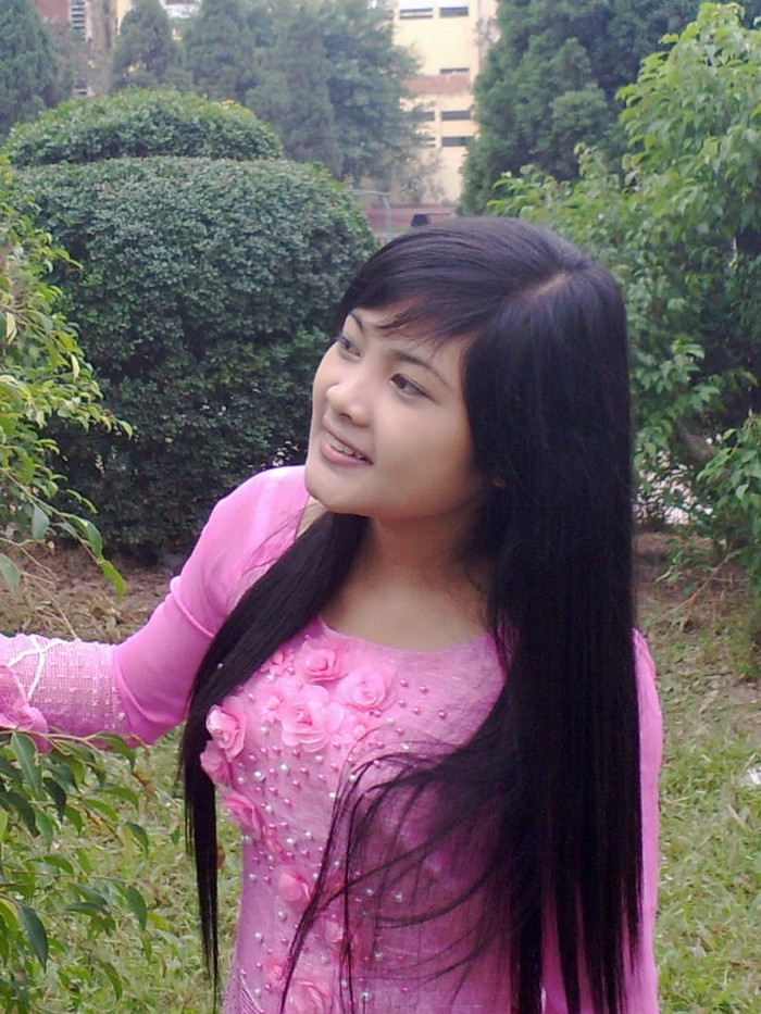 Thu Quỳnh đang học chuyên nghành Quản trị kinh doanh ở trường Đại Học Thương Mại với ước mơ sau này của Quỳnh sẽ mở được 1 công ty riêng và trở thành một doanh nhân trẻ đầy triển vọng. Thu Quỳnh đang học chuyên nghành Quản trị kinh doanh ở trường Đại Học Thương Mại với ước mơ sau này của Quỳnh sẽ mở được 1 công ty riêng và trở thành một doanh nhân trẻ đầy triển vọng.