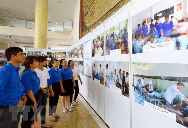 Tuyên truyền giúp thế hệ trẻ biết cách phòng tránh, tự bảo vệ mình trước hiểm họa ma túy. ảnh: TTXVN. Tuyên truyền giúp thế hệ trẻ biết cách phòng tránh, tự bảo vệ mình trước hiểm họa ma túy. ảnh: TTXVN.