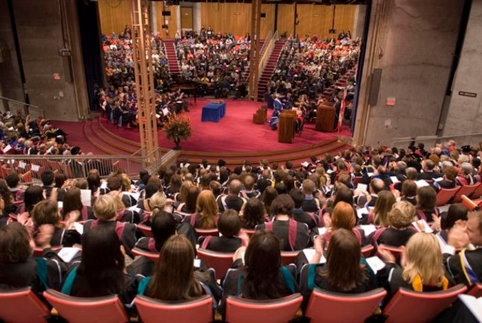 Đại học Mount Saint Vincent có hơn 400 sinh viên quốc tế tới từ 60 quốc gia trên thế giới, nâng tổng số sinh viên của trường lên tới 4.000 người. Hơn 300 học sinh đến từ châu Á. Đại học Mount Saint Vincent có hơn 400 sinh viên quốc tế tới từ 60 quốc gia trên thế giới, nâng tổng số sinh viên của trường lên tới 4.000 người. Hơn 300 học sinh đến từ châu Á.