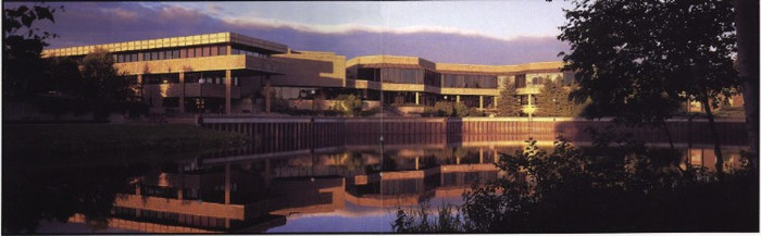 Đại học Lakehead xếp thứ 12 trong tổng số hơn 90 trường đại học công lập ở Canada (theo tạp chí Maclean Ranking 2010). Tại Ontario, ĐH Lakehead đứng thứ 3 trong số 8 trường đại học cung cấp các khóa đại học ở tỉnh Ontario (bao gồm Brock,Lakehead, Laurentian, Nipissing, Ryerson,Trent, Wilfrid Laurier). Đại học Lakehead xếp thứ 12 trong tổng số hơn 90 trường đại học công lập ở Canada (theo tạp chí Maclean Ranking 2010). Tại Ontario, ĐH Lakehead đứng thứ 3 trong số 8 trường đại học cung cấp các khóa đại học ở tỉnh Ontario (bao gồm Brock,Lakehead, Laurentian, Nipissing, Ryerson,Trent, Wilfrid Laurier).