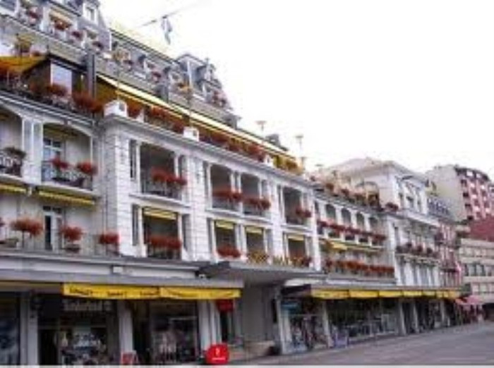 HTTI liên kết với Đại học Derby, Anh Quốc – trường đại học xếp thứ 4 tại Anh Quốc về đào tạo chuyên ngành Quản trị du lịch khách sạn – để đào tạo và cấp bằng Cử nhân. Sinh viên tốt nghiệp đại học sẽ có cơ hội nhận 3 bằng cấp quốc tế Thụy Sỹ, Mỹ và Anh Quốc. HTTI liên kết với Đại học Derby, Anh Quốc – trường đại học xếp thứ 4 tại Anh Quốc về đào tạo chuyên ngành Quản trị du lịch khách sạn – để đào tạo và cấp bằng Cử nhân. Sinh viên tốt nghiệp đại học sẽ có cơ hội nhận 3 bằng cấp quốc tế Thụy Sỹ, Mỹ và Anh Quốc.