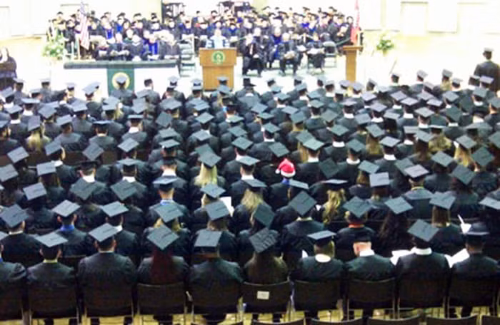 Đố các bạn tìm ra được điểm khác biệt? Xem thêm: Những hình ảnh hài hước của du học sinh Việt Nam trên thế giới (P6)/Những hình ảnh hài hước của du học sinh Việt trên khắp thế giới (P7)/Những hình ảnh hài hước của du học sinh Việt trên khắp thế giới (P8)/Những hình ảnh hài hước của du học sinh Việt trên khắp thế giới (P9)