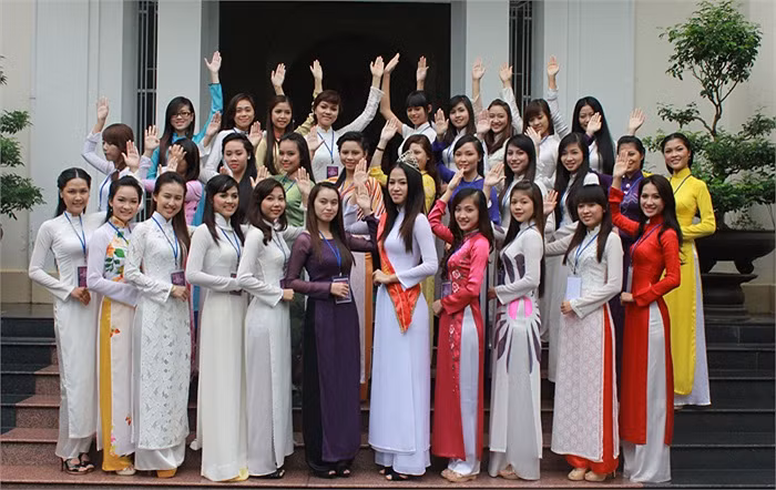 <<MIDU ĐẸP TINH KHÔI GIỮA PHỐ SÀI GÒN <<HOTGIRL YẾN KOREA LÀM LU MỜ CẢ HOA CỎ MÙA XUÂN <<Á KHÔI CĐ TÀI CHÍNH - HẢI QUAN ĐẸP LÃNG MẠN TRONG SẮC TÍM <<NGỠ NGÀNG HOT GIRL CÓ VẺ ĐẸP GIỐNG CA SỸ BẢO THY <<HOTGIRL THANH THỦY ƯỚC MƠ TRỞ THÀNH CÔ GIÁO