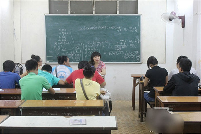 Có những học sinh nhà ở rất xa (Đồng Nai) nhưng khi nghe cô mở lớp thì vẫn lặn lội đến học. >>Chùm ảnh: Học sinh 5 nước tranh tài trong ngày hội Robotics 2012 Những nữ sinh diện áo dài đẹp hơn cả Hoa hậu Mai Phương Thúy (P29) Hotgirl Yến Korea làm lu mờ cả hoa cỏ mùa xuân Á hậu Việt Đỗ Hoàng Anh - Ngôi sao sáng của ĐH Văn hóa Hà Nội >>Truyện cây tre trăm đốt: Con gái Phú ông "mua chồng" ngoài chợ >>Phát hoảng: Vợ Mai An Tiêm dùng nhan sắc bẫy cá về thịt Có những học sinh nhà ở rất xa (Đồng Nai) nhưng khi nghe cô mở lớp thì vẫn lặn lội đến học. >>Chùm ảnh: Học sinh 5 nước tranh tài trong ngày hội Robotics 2012 Những nữ sinh diện áo dài đẹp hơn cả Hoa hậu Mai Phương Thúy (P29) Hotgirl Yến Korea làm lu mờ cả hoa cỏ mùa xuân Á hậu Việt Đỗ Hoàng Anh - Ngôi sao sáng của ĐH Văn hóa Hà Nội >>Truyện cây tre trăm đốt: Con gái Phú ông "mua chồng" ngoài chợ >>Phát hoảng: Vợ Mai An Tiêm dùng nhan sắc bẫy cá về thịt