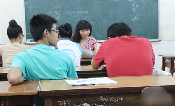 Đa số các em đến với lớp cô Trâm đều có học lực yếu và kinh tế gia đình khó khăn. >>Chùm ảnh: Học sinh 5 nước tranh tài trong ngày hội Robotics 2012 Những nữ sinh diện áo dài đẹp hơn cả Hoa hậu Mai Phương Thúy (P29) Hotgirl Yến Korea làm lu mờ cả hoa cỏ mùa xuân Á hậu Việt Đỗ Hoàng Anh - Ngôi sao sáng của ĐH Văn hóa Hà Nội >>Truyện cây tre trăm đốt: Con gái Phú ông "mua chồng" ngoài chợ >>Phát hoảng: Vợ Mai An Tiêm dùng nhan sắc bẫy cá về thịt Đa số các em đến với lớp cô Trâm đều có học lực yếu và kinh tế gia đình khó khăn. >>Chùm ảnh: Học sinh 5 nước tranh tài trong ngày hội Robotics 2012 Những nữ sinh diện áo dài đẹp hơn cả Hoa hậu Mai Phương Thúy (P29) Hotgirl Yến Korea làm lu mờ cả hoa cỏ mùa xuân Á hậu Việt Đỗ Hoàng Anh - Ngôi sao sáng của ĐH Văn hóa Hà Nội >>Truyện cây tre trăm đốt: Con gái Phú ông "mua chồng" ngoài chợ >>Phát hoảng: Vợ Mai An Tiêm dùng nhan sắc bẫy cá về thịt